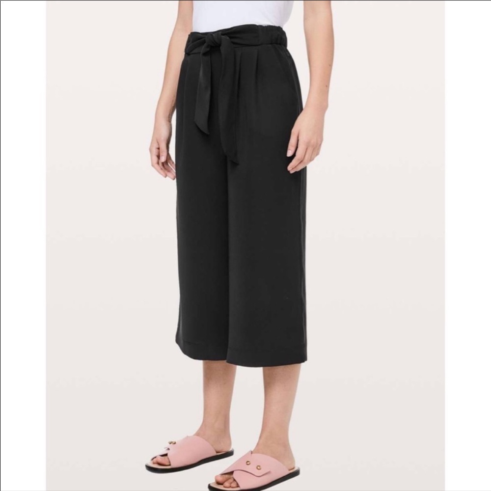 Lululemon | Noir Crop Tie Waist Wide Leg Pants